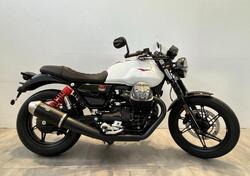 Moto Guzzi V7 Stone Ten (2024) nuova