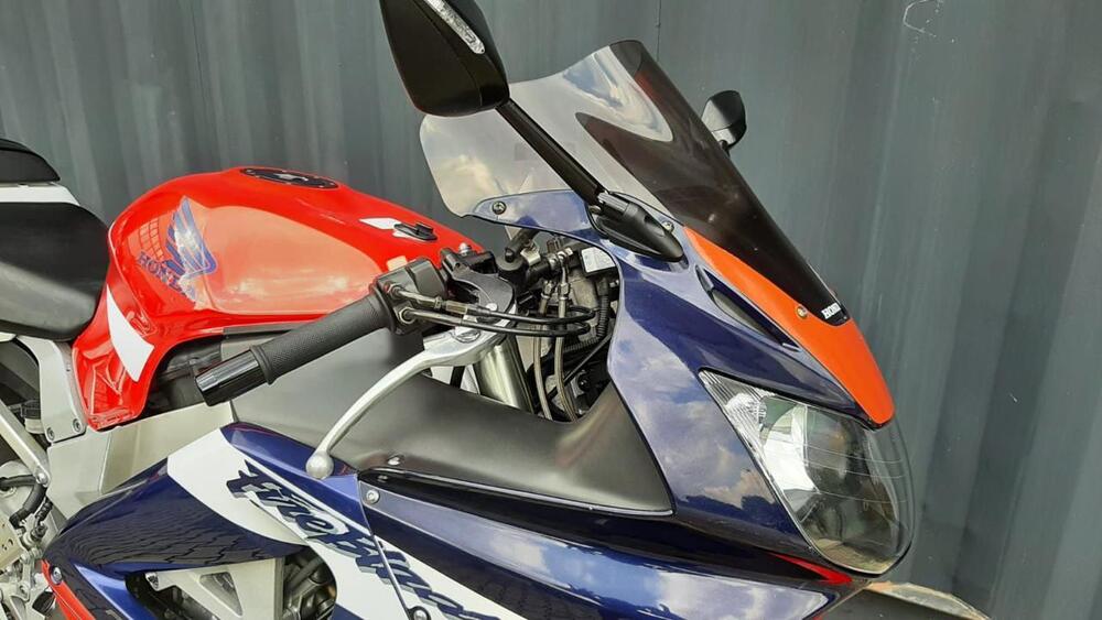 Honda CBR 900 RR Fireblade (2000 - 01) (5)