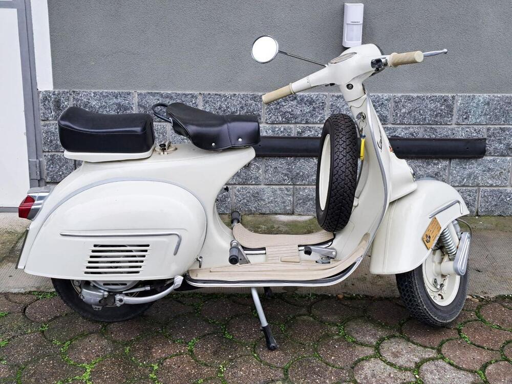 Piaggio Vespa 150 GL (2)