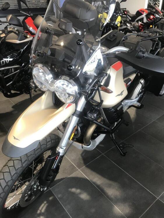 Moto Guzzi V85 TT Travel (2021 - 23) (2)