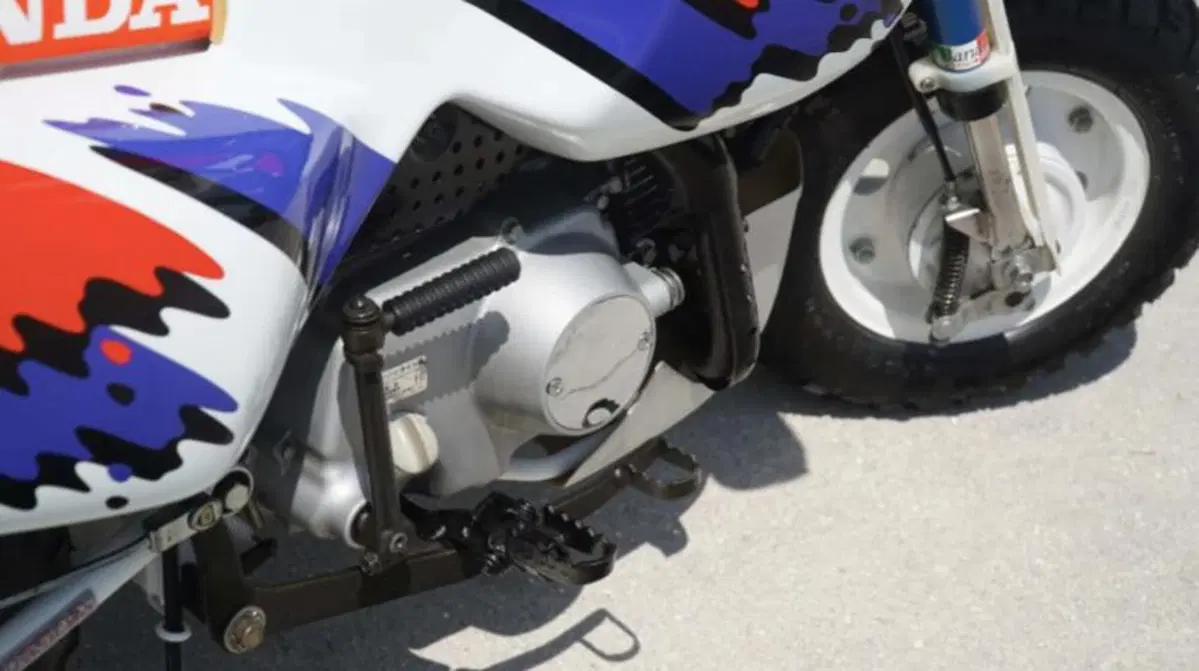 Venduta all'asta una mini Honda Africa Twin: il prezzo è da capogiro [GALLERY] (12)