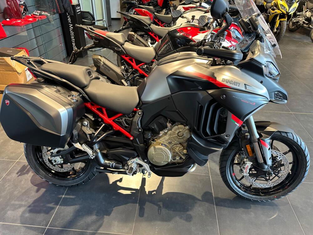 Ducati Multistrada V4 S Grand Tour (2024)