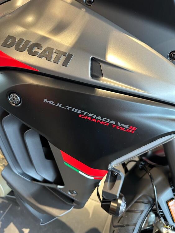 Ducati Multistrada V4 S Grand Tour (2024) (3)