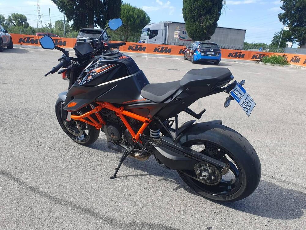 KTM 1290 Super Duke R (2021) (3)