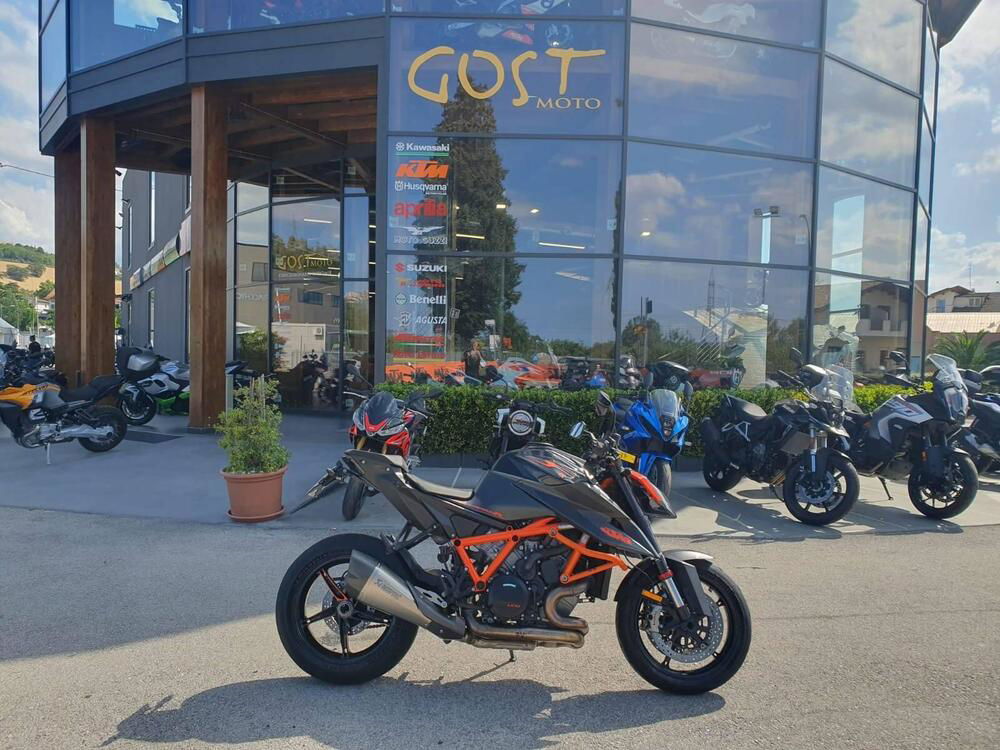 KTM 1290 Super Duke R (2021)