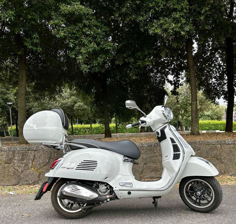 Vespa GTS 300 Super (2023 - 24) (4)