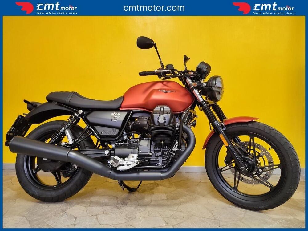 Moto Guzzi V7 Stone (2021 - 24) (3)