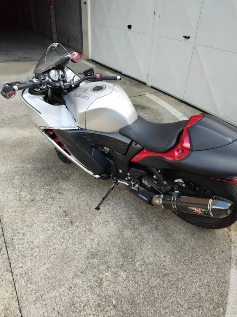 Suzuki GSX 1300 R Hayabusa (2021 - 24) (3)