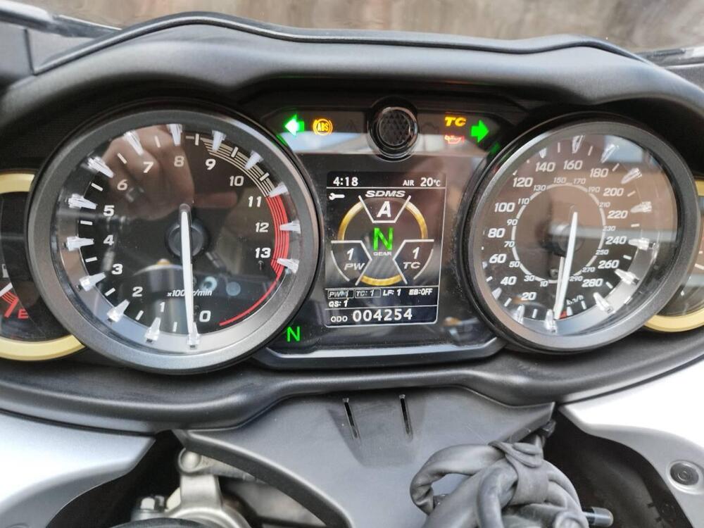 Suzuki GSX 1300 R Hayabusa (2021 - 24) (4)