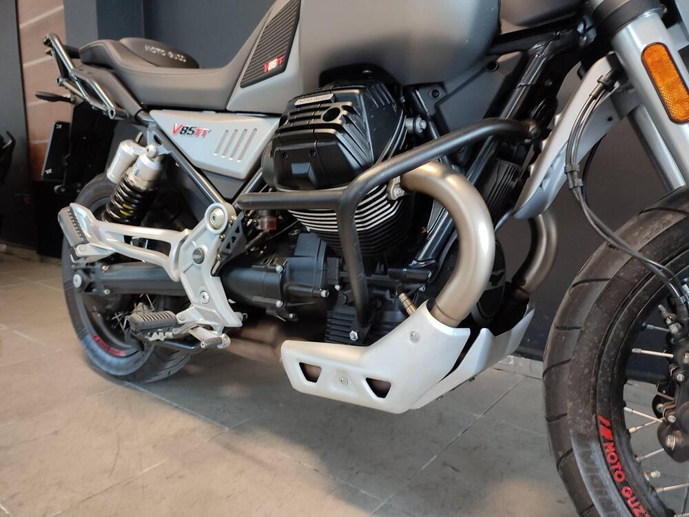 Moto Guzzi V85 TT (2019 - 20) (4)