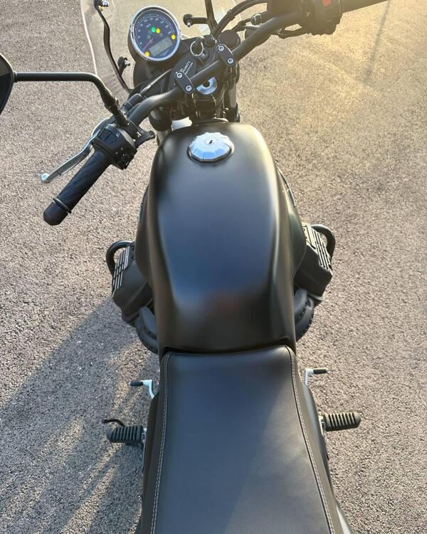 Moto Guzzi V7 III Stone (2017 - 20) (5)