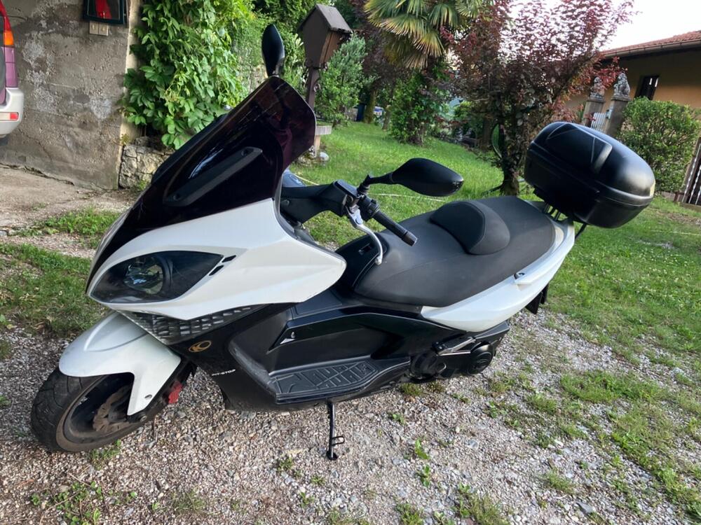 Kymco Xciting 300i (2)