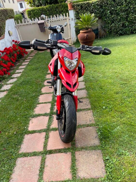 Ducati Hypermotard 796 (2012) (4)