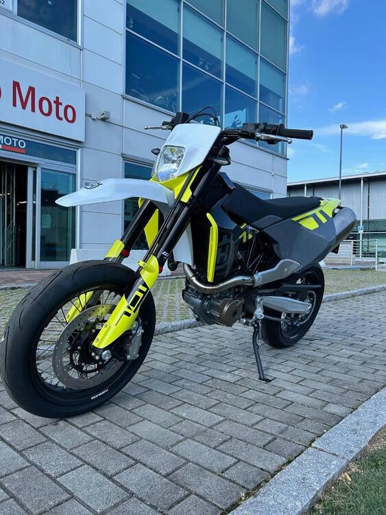 Husqvarna 701 Supermoto (2023 - 24) (3)