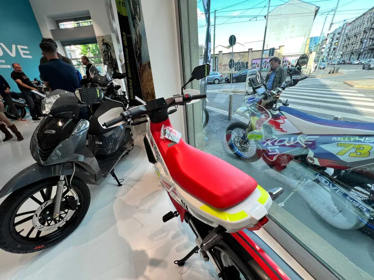 Dual Moto Milano, l’inaugurazione del flag ship milanese di Kove [VIDEO] (8)