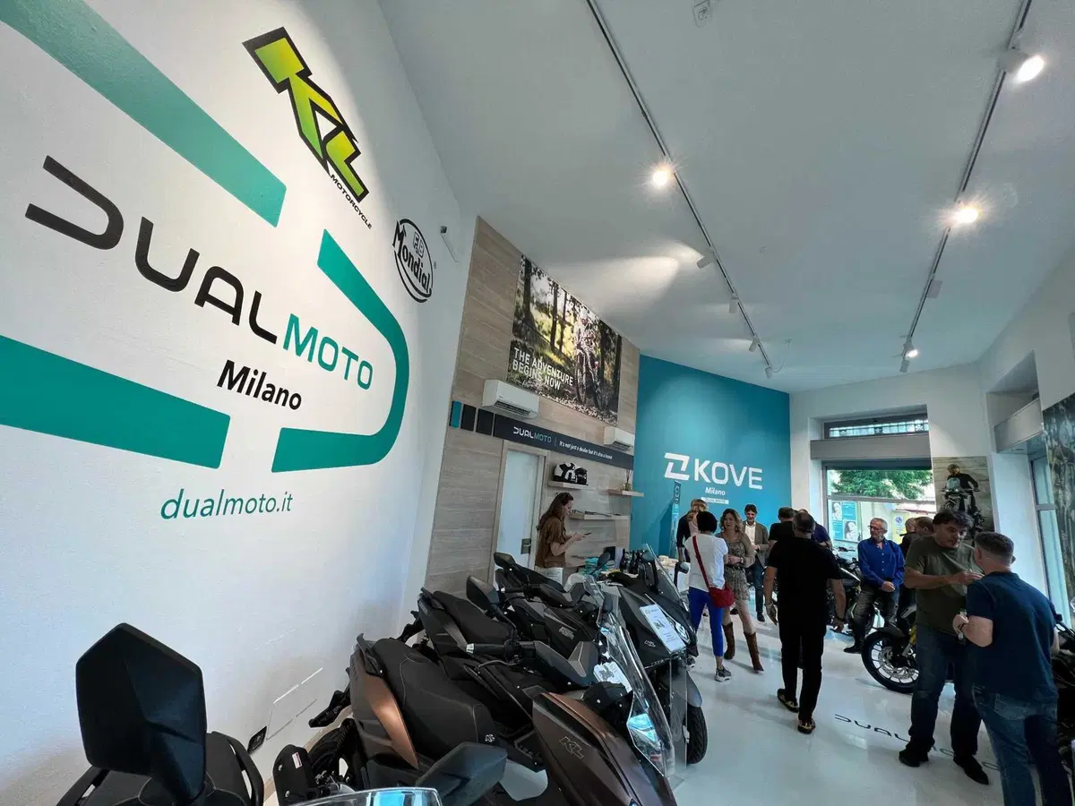 Dual Moto Milano, l’inaugurazione del flag ship milanese di Kove [VIDEO] (9)