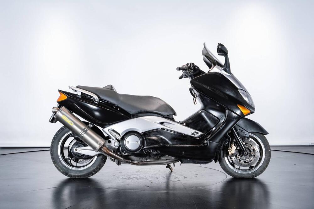 Yamaha TMAX (5)