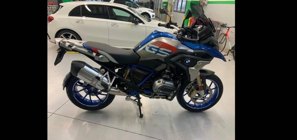 VENDO CERCHI IN LEGA PER 1200GS BMW (3)