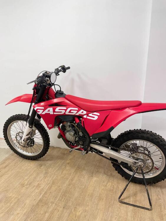 GASGAS MC 125 (2021) (2)