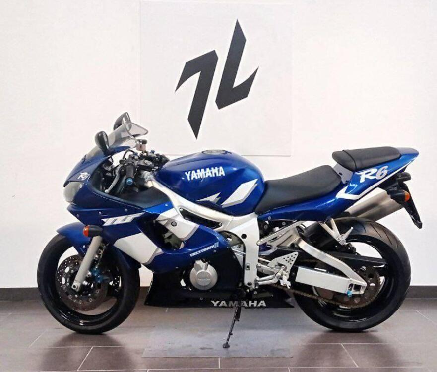 Yamaha YZF R6 (2001 - 02) (4)