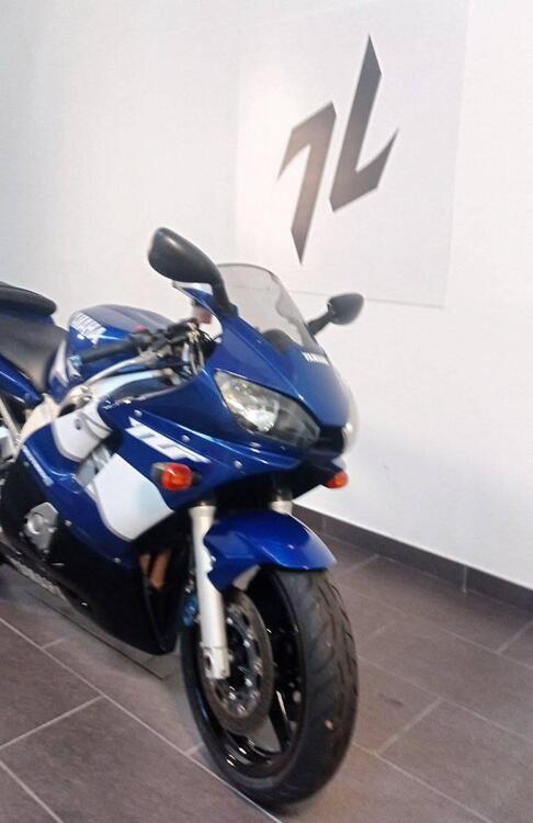 Yamaha YZF R6 (2001 - 02) (2)