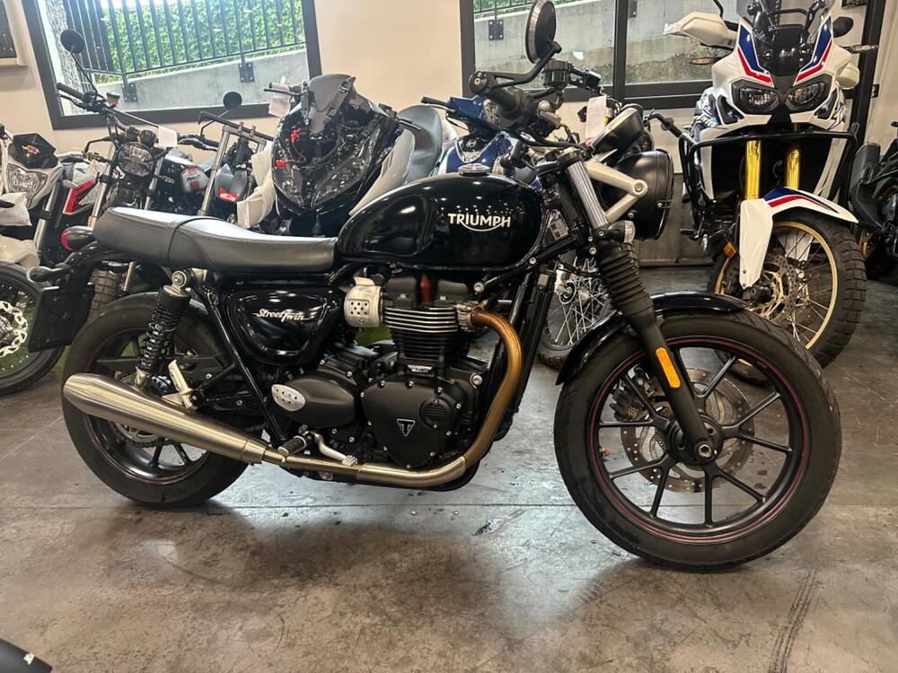 Triumph Street Twin 900 (2017 - 18)