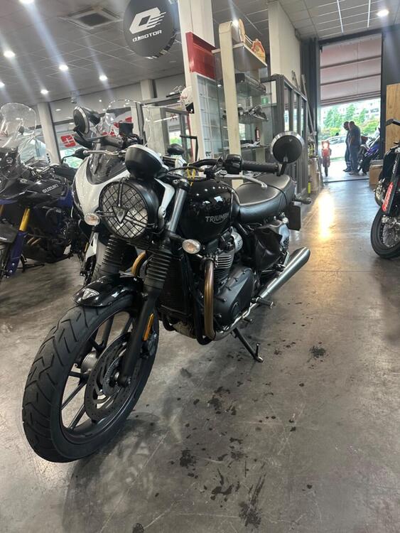 Triumph Street Twin 900 (2017 - 18) (5)