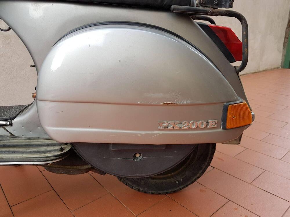 Piaggio Vespa P 200 E (4)