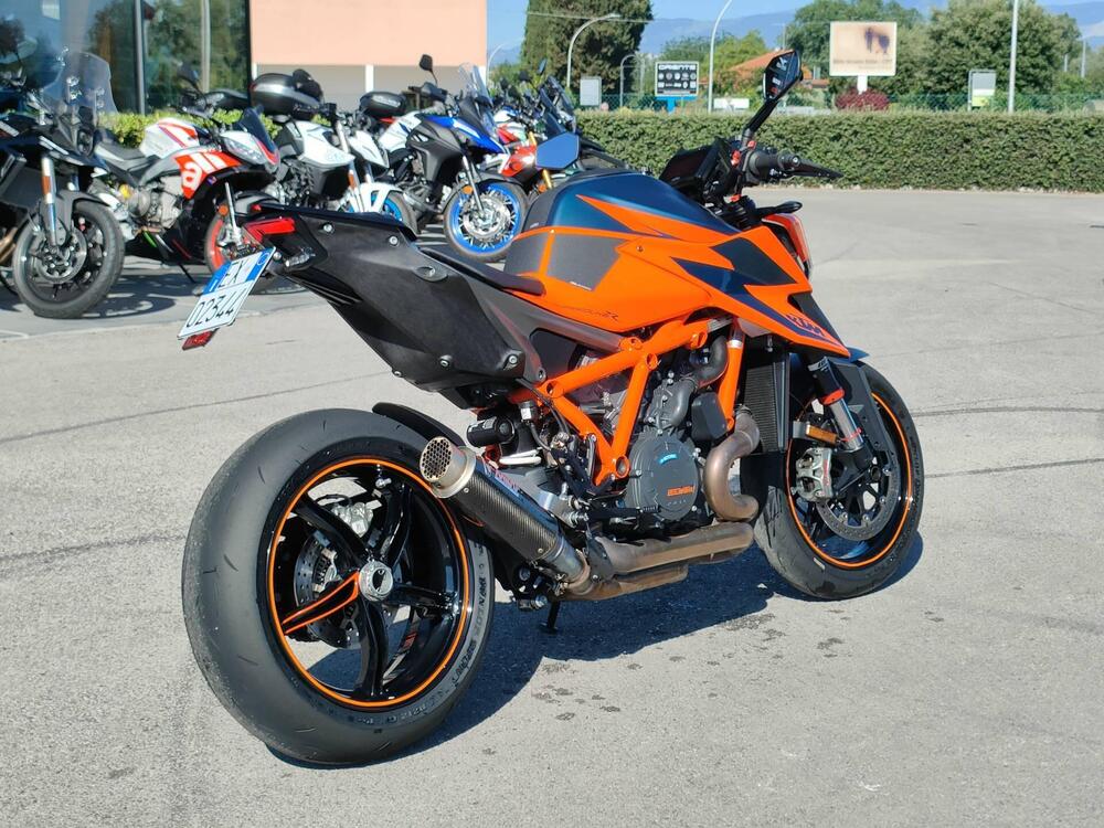 KTM 1290 Super Duke R (2021) (4)