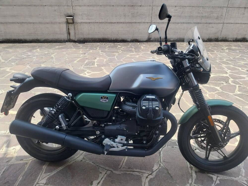 Moto Guzzi V7 Stone Centenario (2021 - 22)