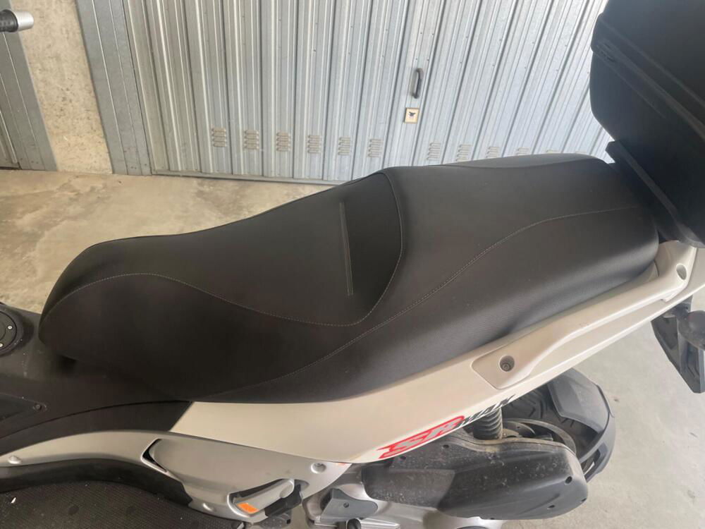 Aprilia SR Max 300 (2011 - 16) (4)