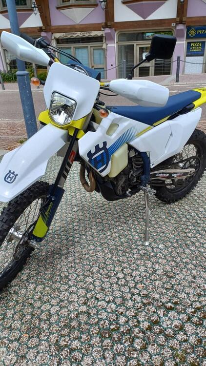 Husqvarna FE 250 (2024) (2)