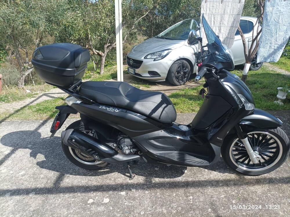 Piaggio Beverly 300 i.e. Police ABS-ASR (2017 - 20) (4)