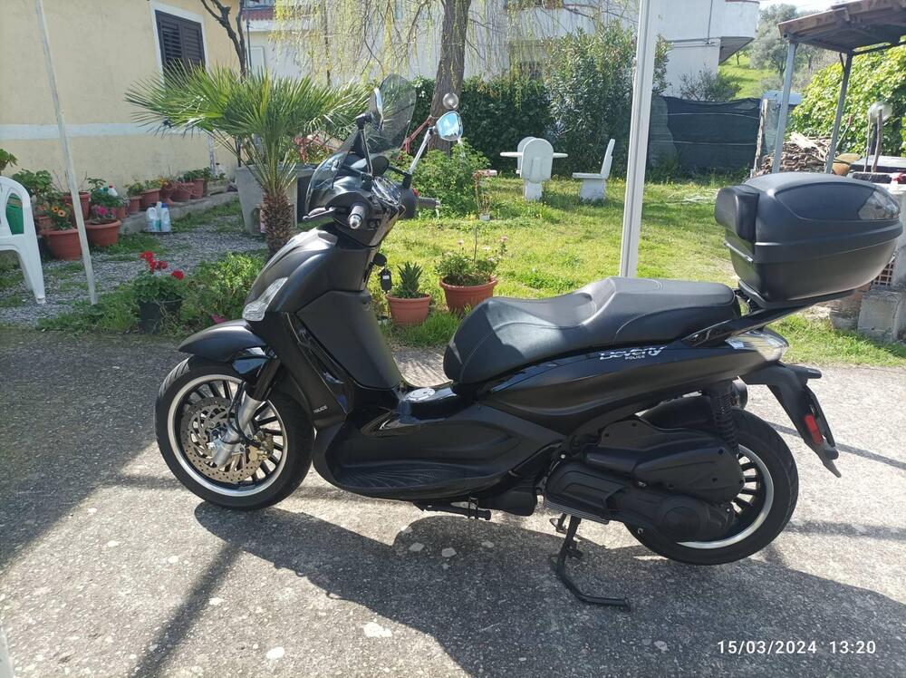 Piaggio Beverly 300 i.e. Police ABS-ASR (2017 - 20) (5)