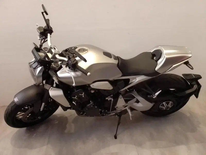 Honda CB 1000 R (2021 - 25) (2)