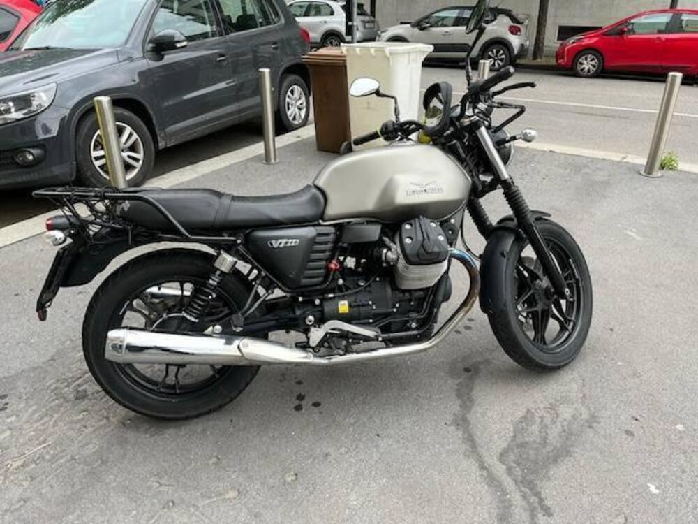 Moto Guzzi V7 II Stone (2015 - 17) (3)