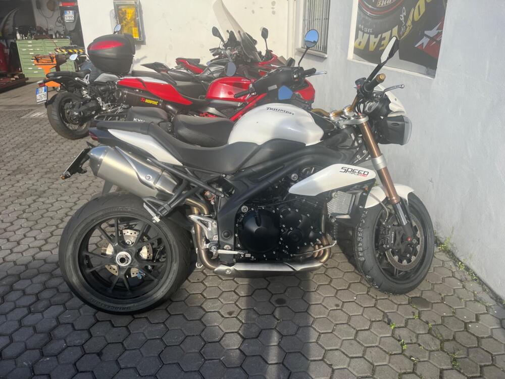 Triumph Speed Triple 1050 (2011 - 13) (2)