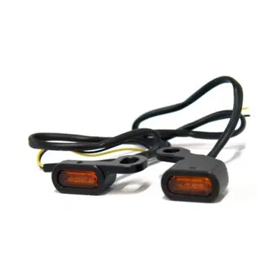 Frecce nere con lenti ambrate omologate a LED per 