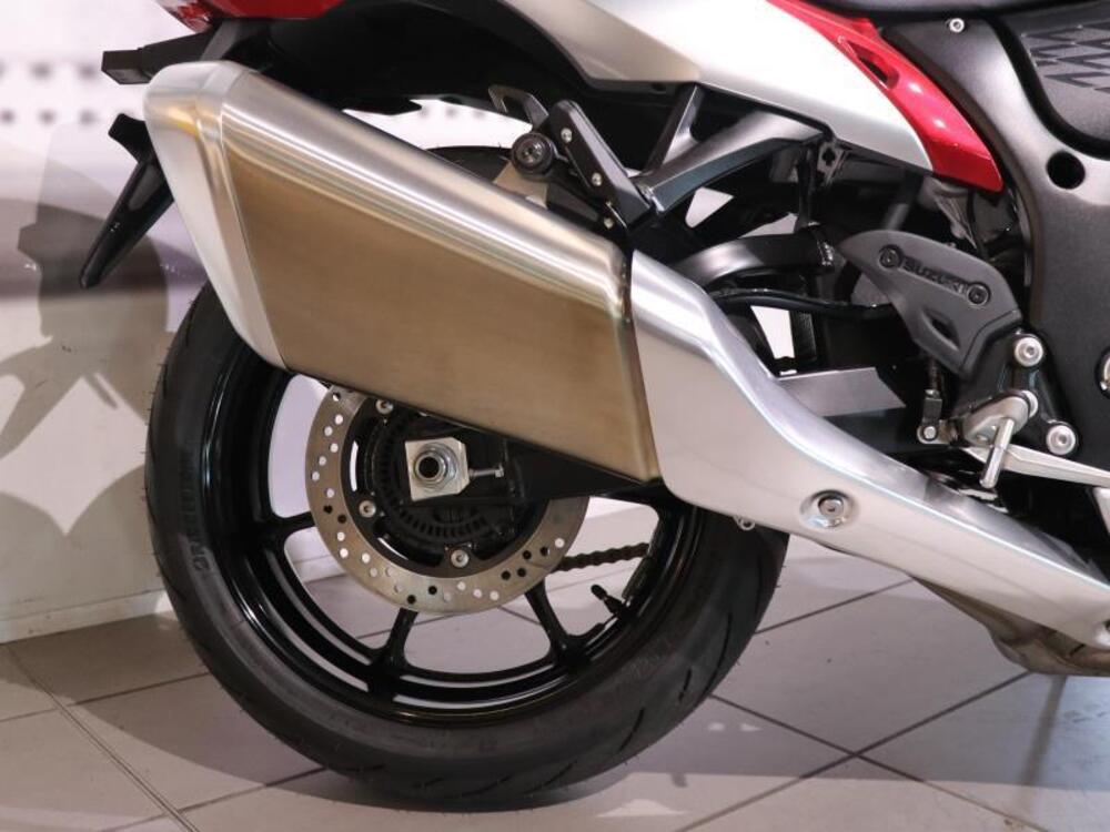 Suzuki GSX 1300 R Hayabusa (2021 - 24) (4)