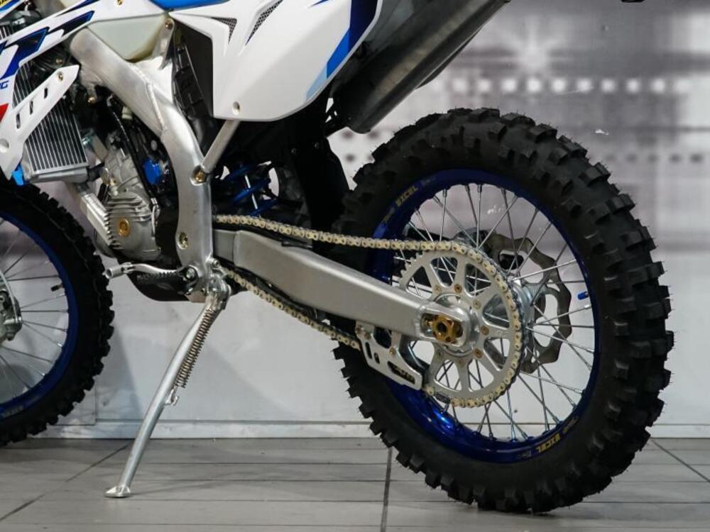 Tm Moto EN 125 Fi 2t (2021 - 22) (4)