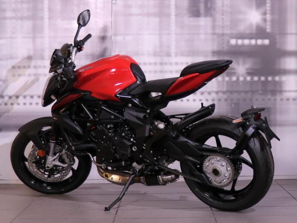 MV Agusta Brutale 800 Rosso (2021 - 23) (2)