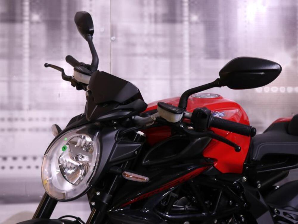 MV Agusta Brutale 800 Rosso (2021 - 23) (4)