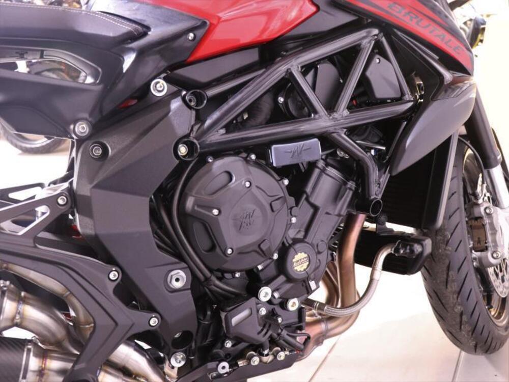 MV Agusta Brutale 800 Rosso (2021 - 23) (5)