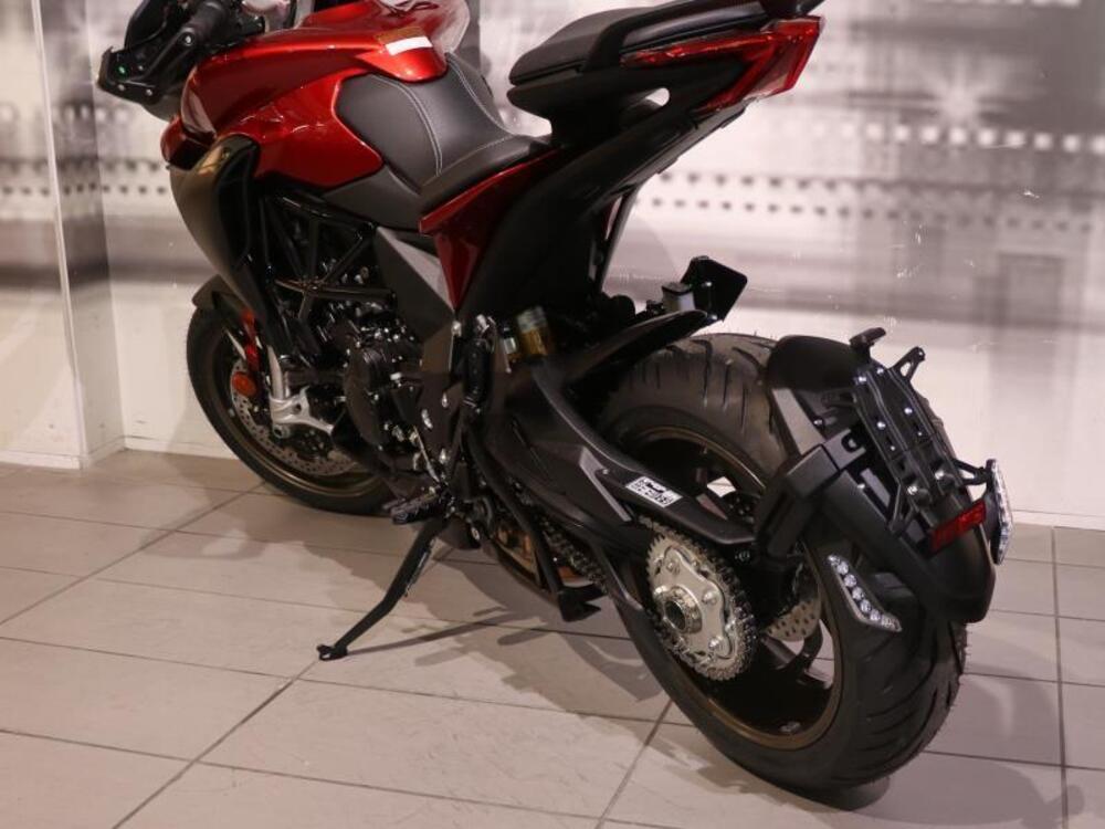 MV Agusta Turismo Veloce 800 Lusso (2021 - 22) (5)