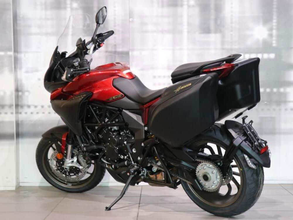 MV Agusta Turismo Veloce 800 Lusso SCS (2021 - 24) (2)