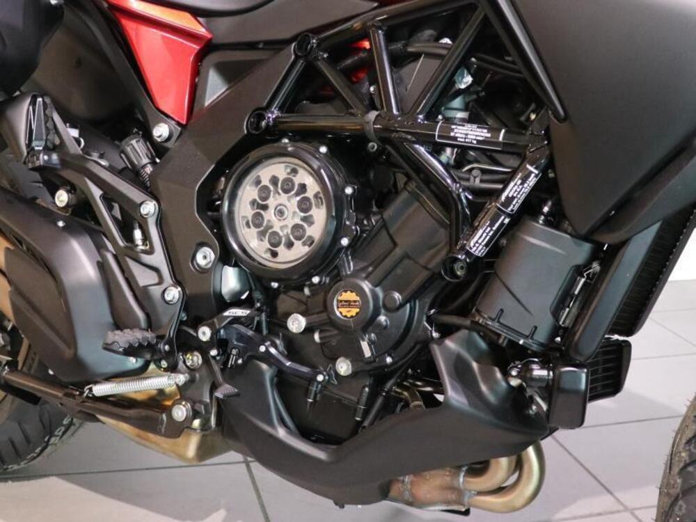 MV Agusta Turismo Veloce 800 Lusso SCS (2021 - 24) (3)