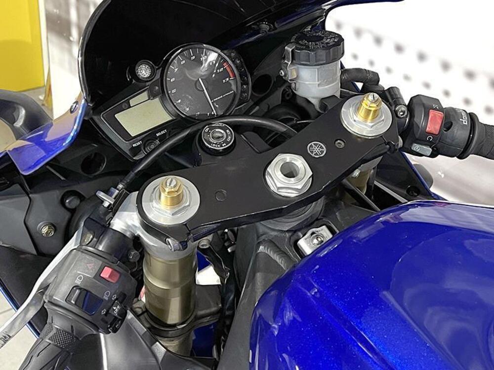 Yamaha YZF R1 (2002 - 03) (5)