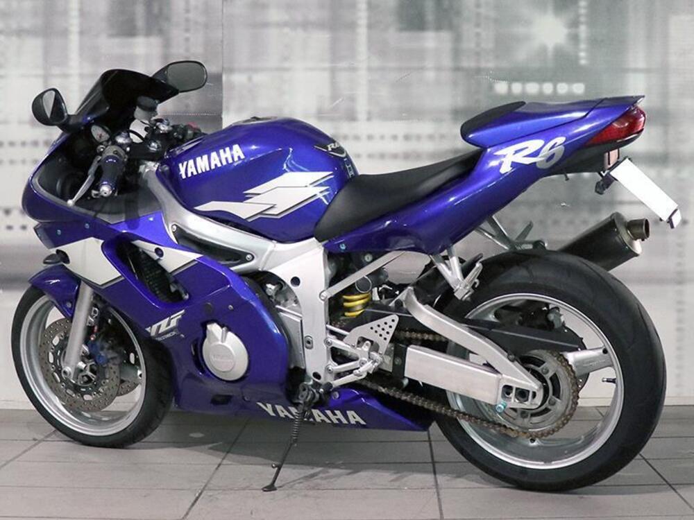 Yamaha YZF R6 (1999 - 00) (2)