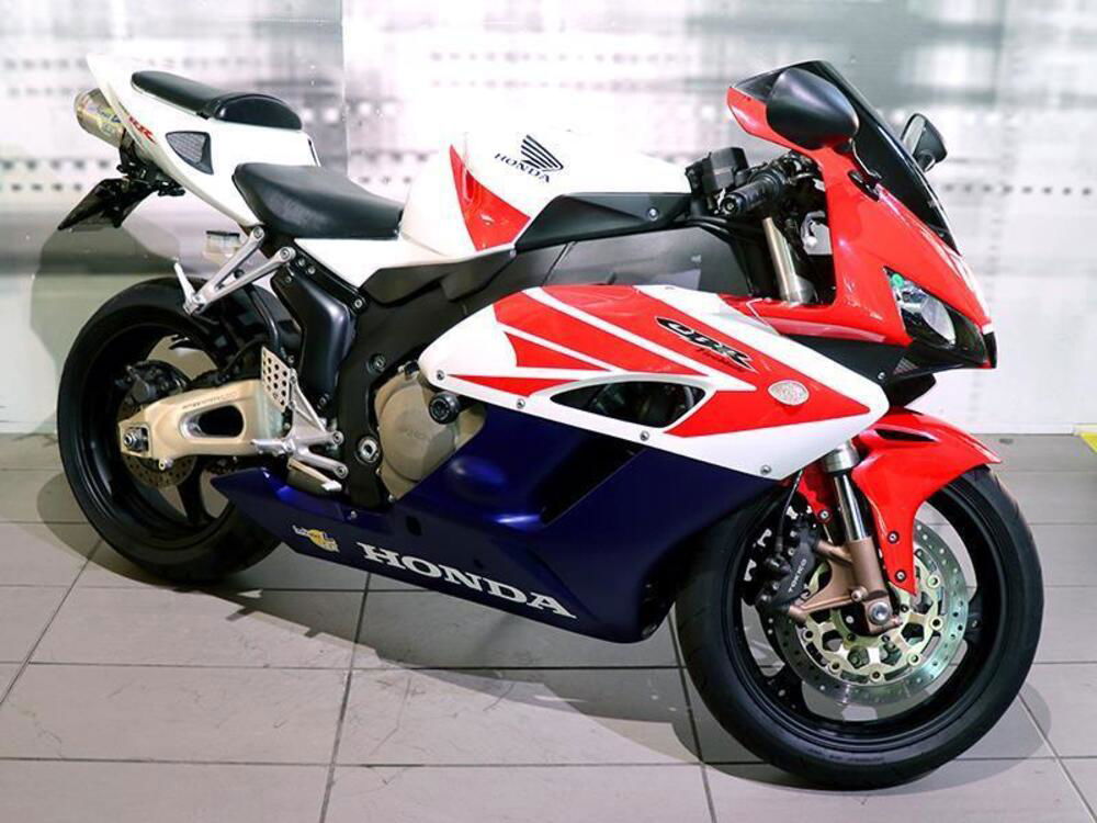 Honda CBR 1000 RR Fireblade (2004 - 05) (5)