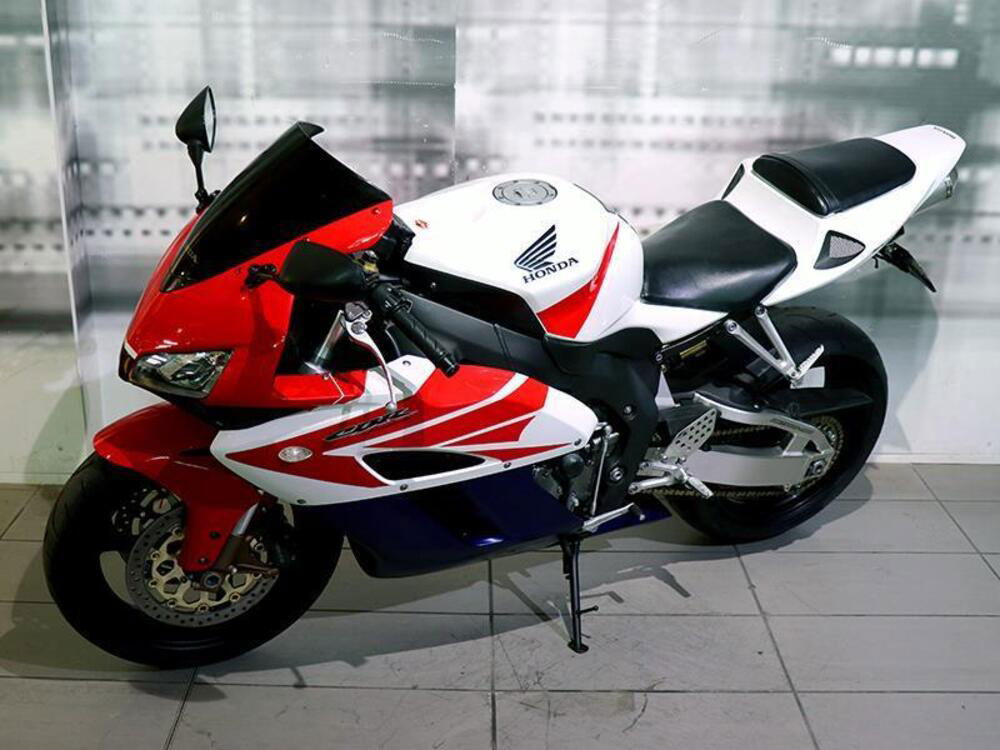 Honda CBR 1000 RR Fireblade (2004 - 05) (4)